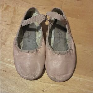 Children's Ballet Slippers in Soft Pink